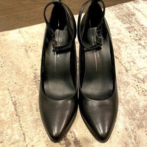 Ecco Black Leather Heels Comfortable